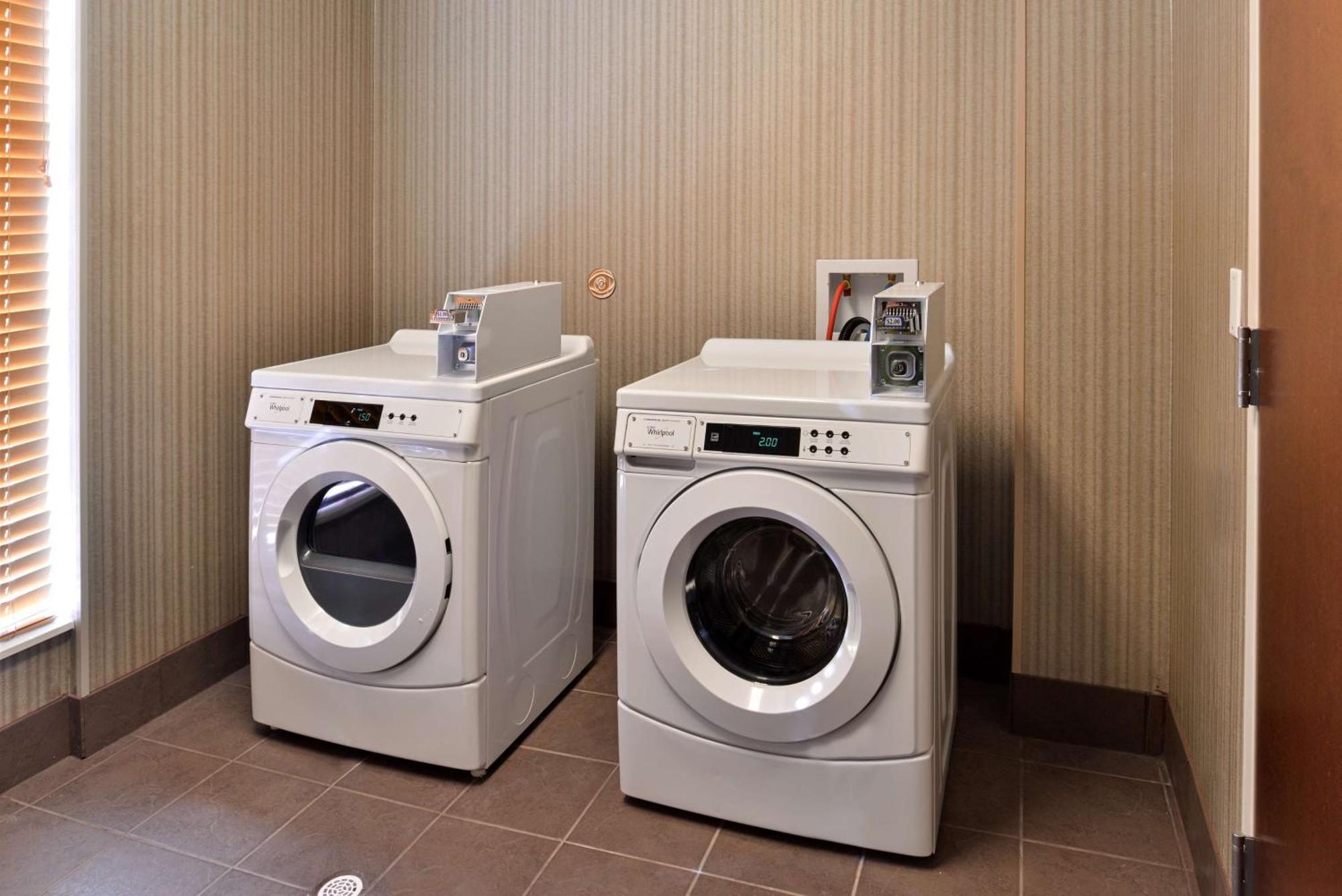 Hilton Garden Inn Hobbs Bagian luar foto